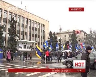 Депутаты голышом митинговали против льгот детям войны