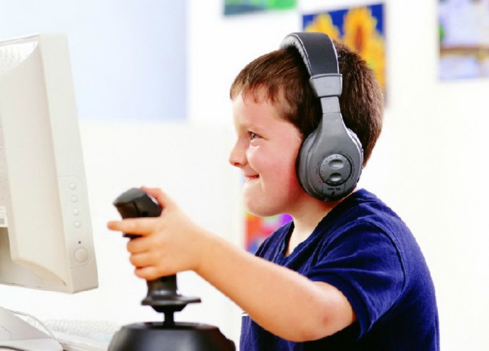 Компьютерные игры могут запретить детям до 16 лет